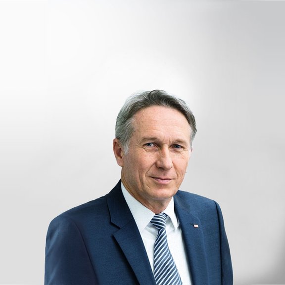 Dr. Hans Schumacher